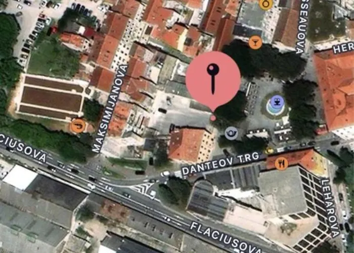 アパート Augusta プーラ