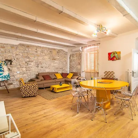 Augusta Apartment *